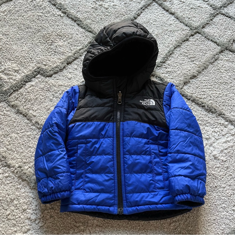 North Face winter puffer jacket Moondoggy Down Jacket Blue black convertible 2T